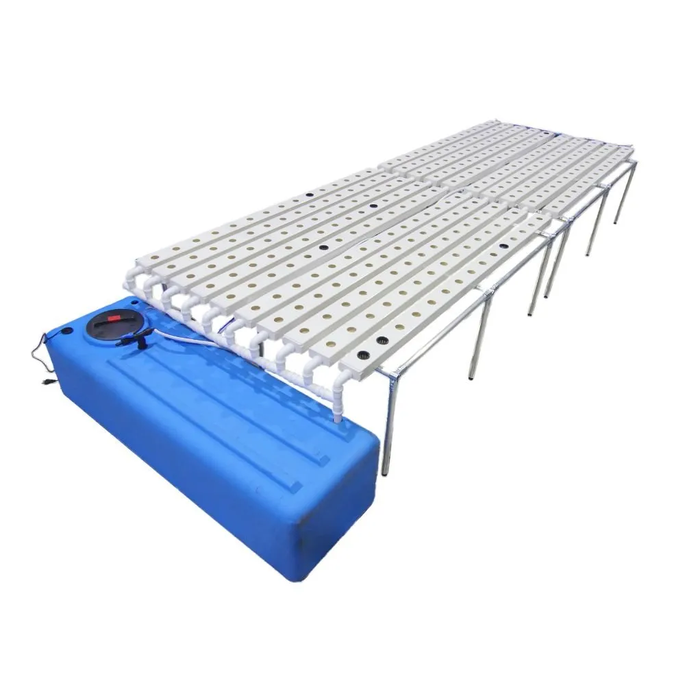 Sistema Idroponico Nft Professionale da 300 piante render vista completa con serbatoio blu e canaline parallele